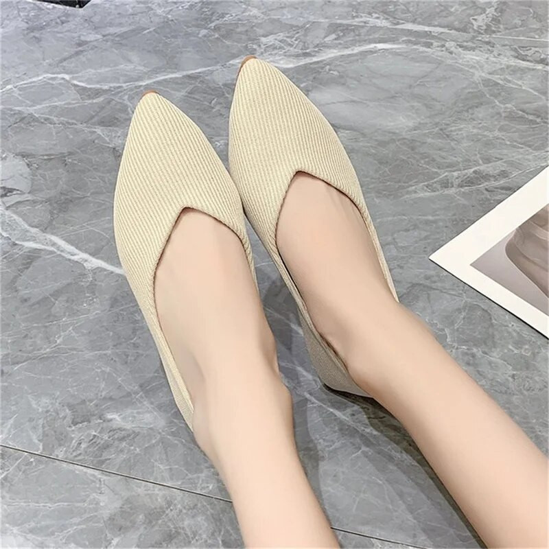 Zašiljene cipele s ravnim potplatom za žene s mekim potplatom i cipele s plitkim ustima za žene u velikoj veličini 43