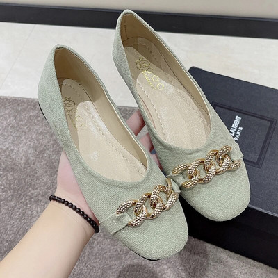 Nove ženske ravne cipele s kristalnim lancem Ravne cipele od umjetne brušene kože Crne natikače Dizajnerske ženske cipele za jesen 9997C