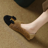 Női, bolyhos lapos gyapjúcipő meleg cipőn Fekete orrú csónakcipő női patchwork téli naplopók Női öszvérek Új 1672N