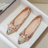 2023. g. sieviešu laivu apavi Modes ar smailiem purngaliem, maziem papēžu pumpuriem, sekli, uzvelkamām plakanām, ikdienas apaviem, dizaina pērļu lokiem