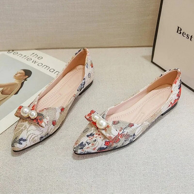 2023. g. sieviešu laivu apavi Modes ar smailiem purngaliem, maziem papēžu pumpuriem, sekli, uzvelkamām plakanām, ikdienas apaviem, dizaina pērļu lokiem