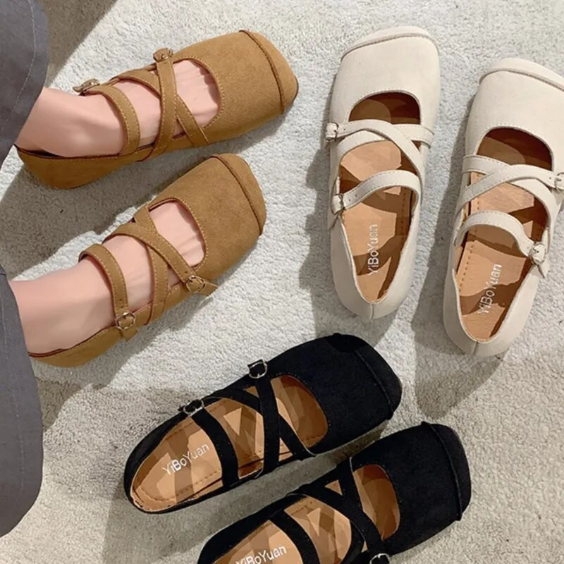 Nove ženske balerinke Ležerne cipele od umjetnog antilopa s križnim vezanjem Crne seksi cipele s četvrtastim prstima Dizajnerske cipele Zapatos Mujer 1621N