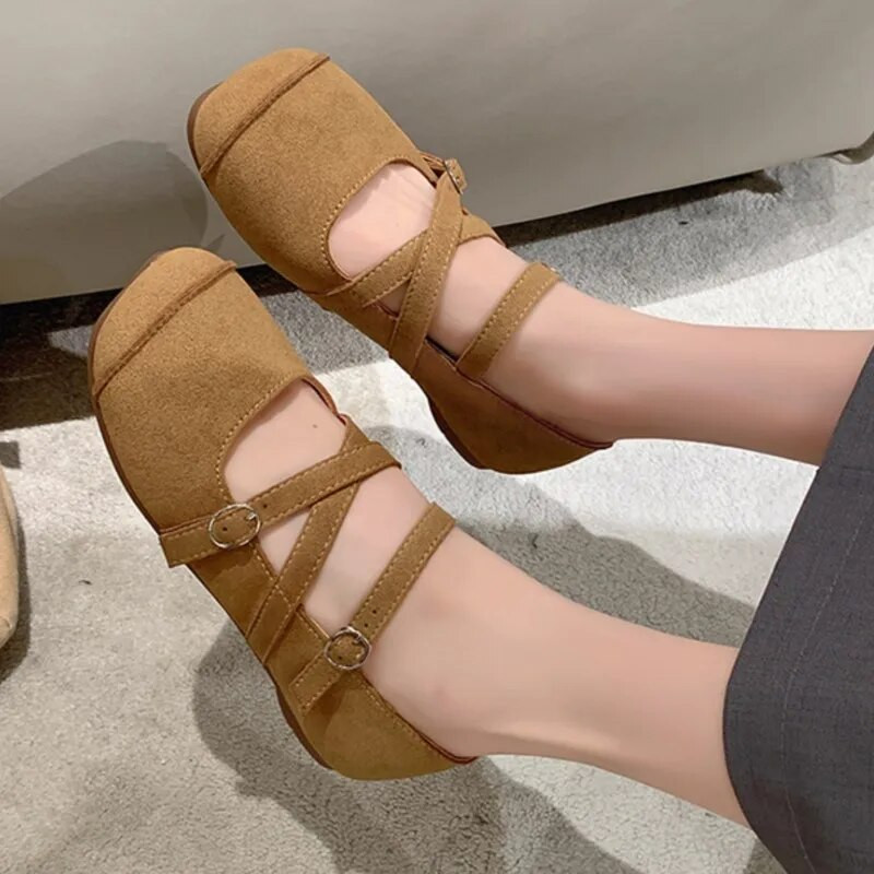 Nove ženske balerinke Ležerne cipele od umjetnog antilopa s križnim vezanjem Crne seksi cipele s četvrtastim prstima Dizajnerske cipele Zapatos Mujer 1621N