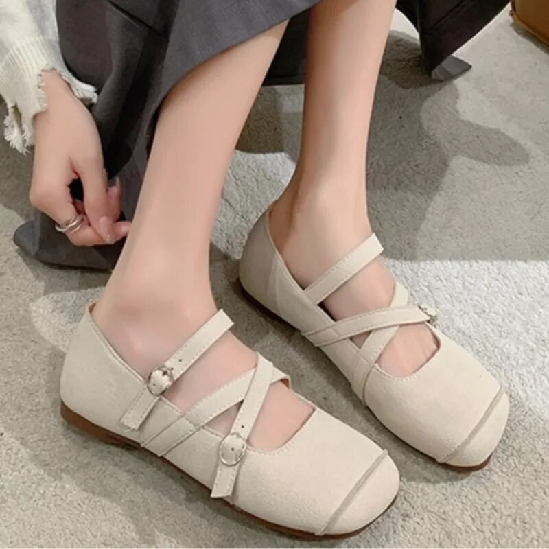 Nove ženske balerinke Ležerne cipele od umjetnog antilopa s križnim vezanjem Crne seksi cipele s četvrtastim prstima Dizajnerske cipele Zapatos Mujer 1621N