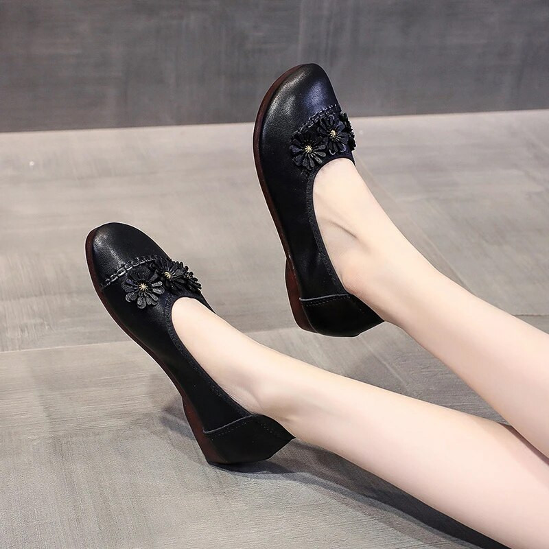 2023 Bež ravne ženske luksuzne mokasine od prozračne cipele ženske plitke mokasine cipele za hodanje