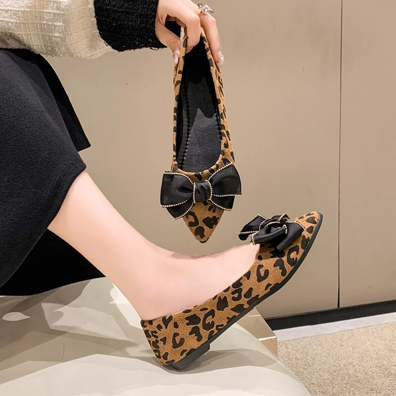 Nove ženske ravne cipele s leopard čamcem na špicaste vrhove Ravne cipele s ravnim prstima za žene Plitke cipele s mašnom Balerinke Pojedinačne cipele 1143N