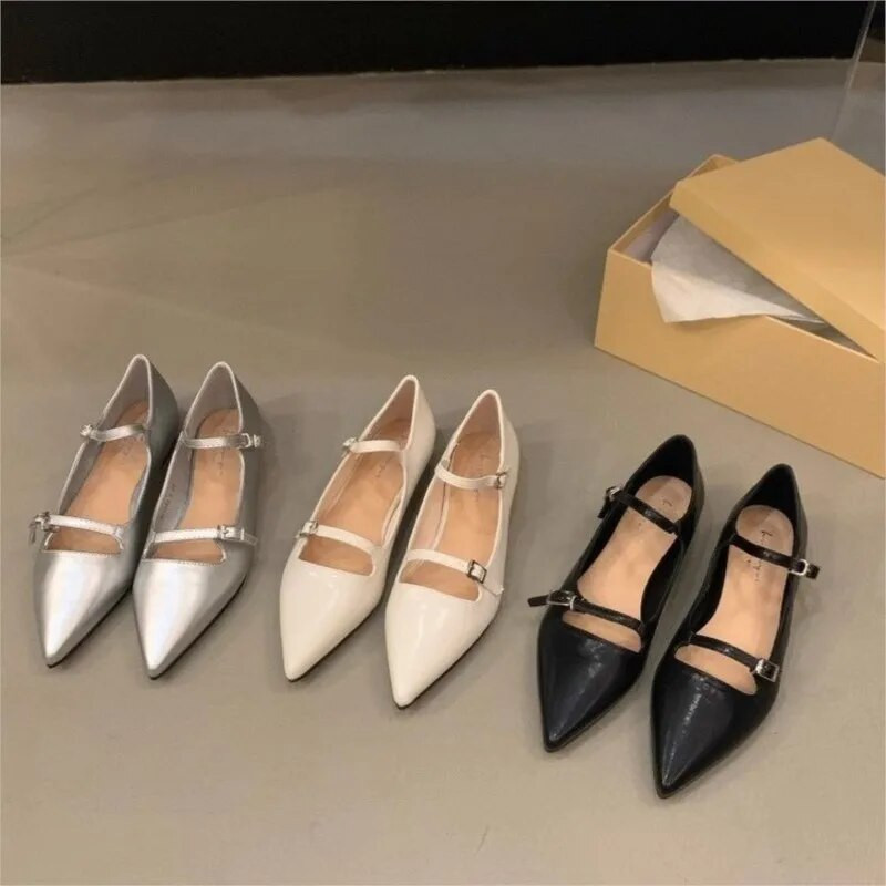 Sieviešu dzīvokļi ar dubultu sprādzi Mary Janes kurpes ar smailiem purngaliem ādas apavi pavasara rudens baleta dzīvokļiem sievietēm, melns sudrabs 1572N