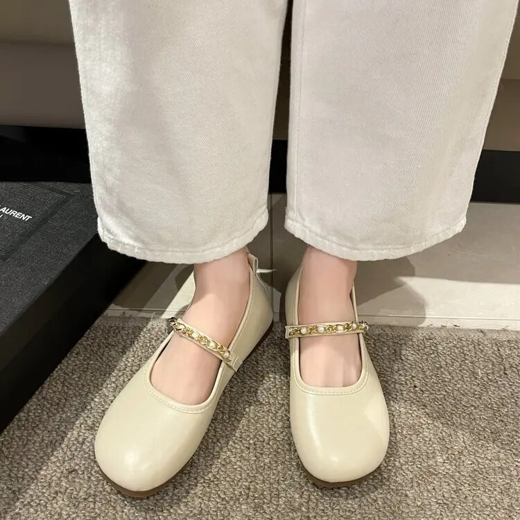 Nove ženske cipele za proljeće i jesen 2023. Korejski stil Dizajn metalnog lanca Profesionalne radne ženske ležerne ravne cipele za čamac