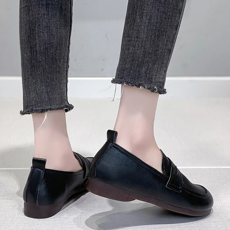 2023. aasta uued naiste lamedad kingad vabaajajalatsid Libisemiskindlad sõidujalatsid Nahk, mugavad lamedad kingad, must pruun