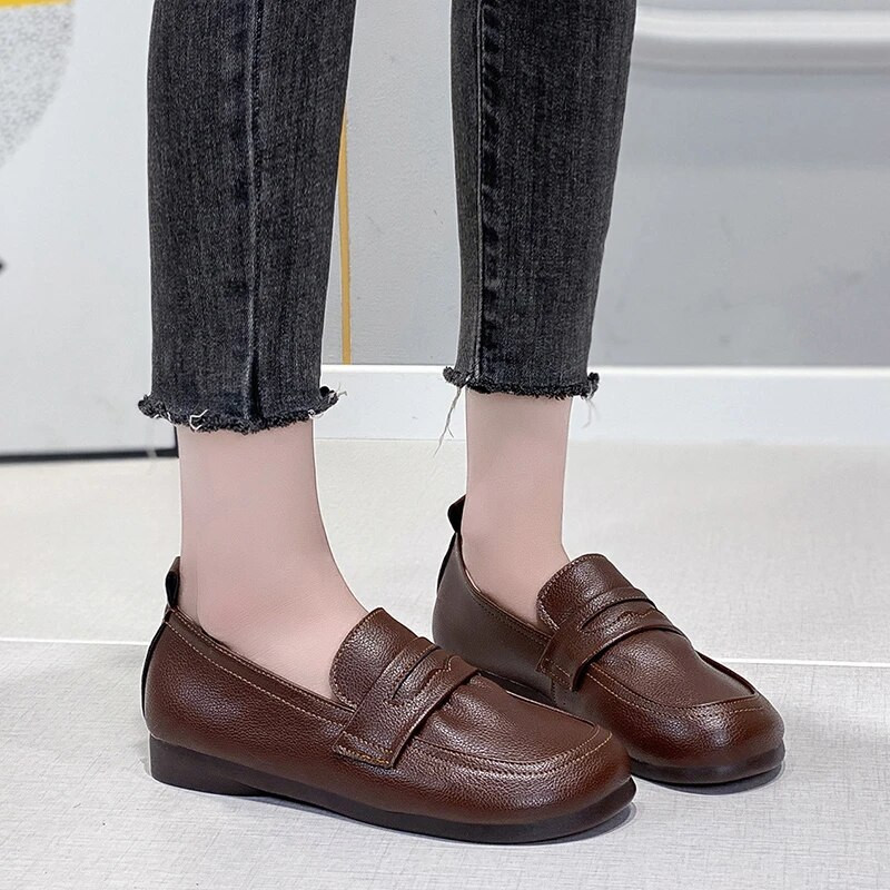 2023. aasta uued naiste lamedad kingad vabaajajalatsid Libisemiskindlad sõidujalatsid Nahk, mugavad lamedad kingad, must pruun