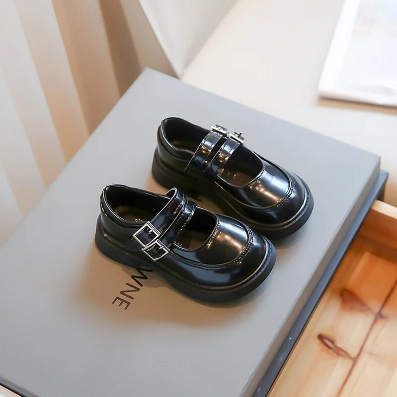 2023. Nove jednostavne crne uniforme, dječje školske cipele, s okruglim prstima, odgovarajuće boje, PU kopča, neklizajuće, dječje modne kožne cipele, ravne