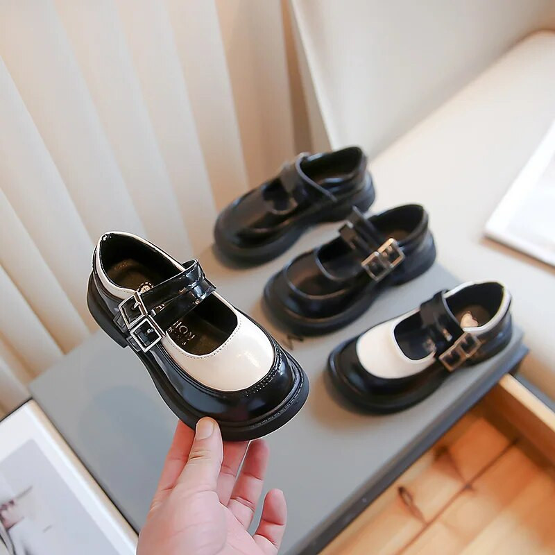 2023. Nove jednostavne crne uniforme, dječje školske cipele, s okruglim prstima, odgovarajuće boje, PU kopča, neklizajuće, dječje modne kožne cipele, ravne