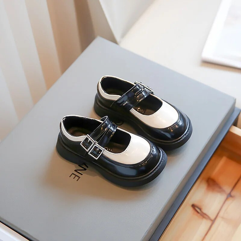 2023. Nove jednostavne crne uniforme, dječje školske cipele, s okruglim prstima, odgovarajuće boje, PU kopča, neklizajuće, dječje modne kožne cipele, ravne