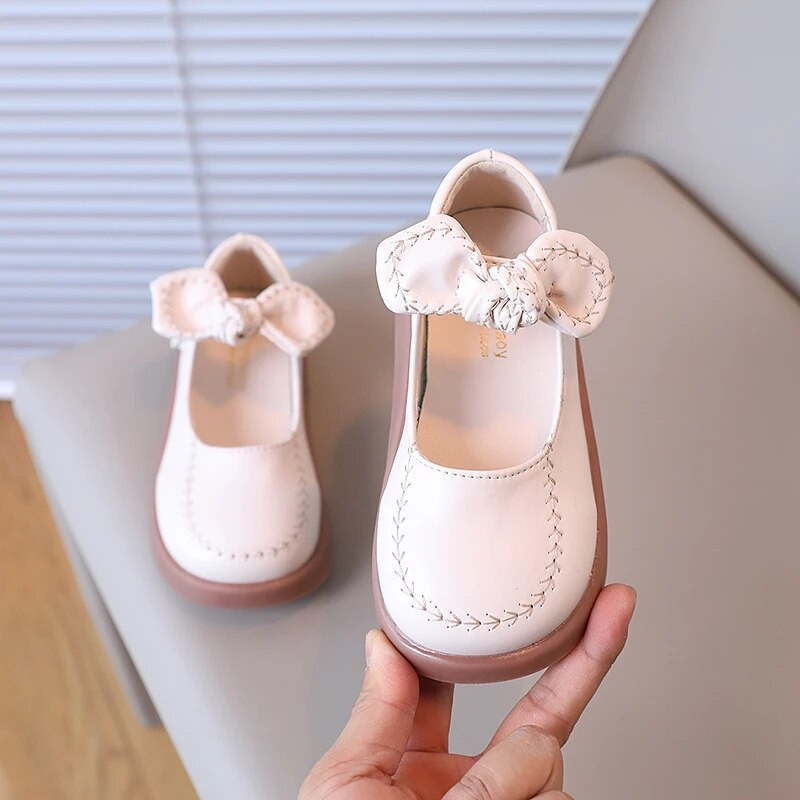 Nove jednostavne ležerne cipele za djevojčice iz 2023., isporuka s mašnom za okrugle prste, slatke dječje kožne cipele koje se ne kližu, dječja modna korejska