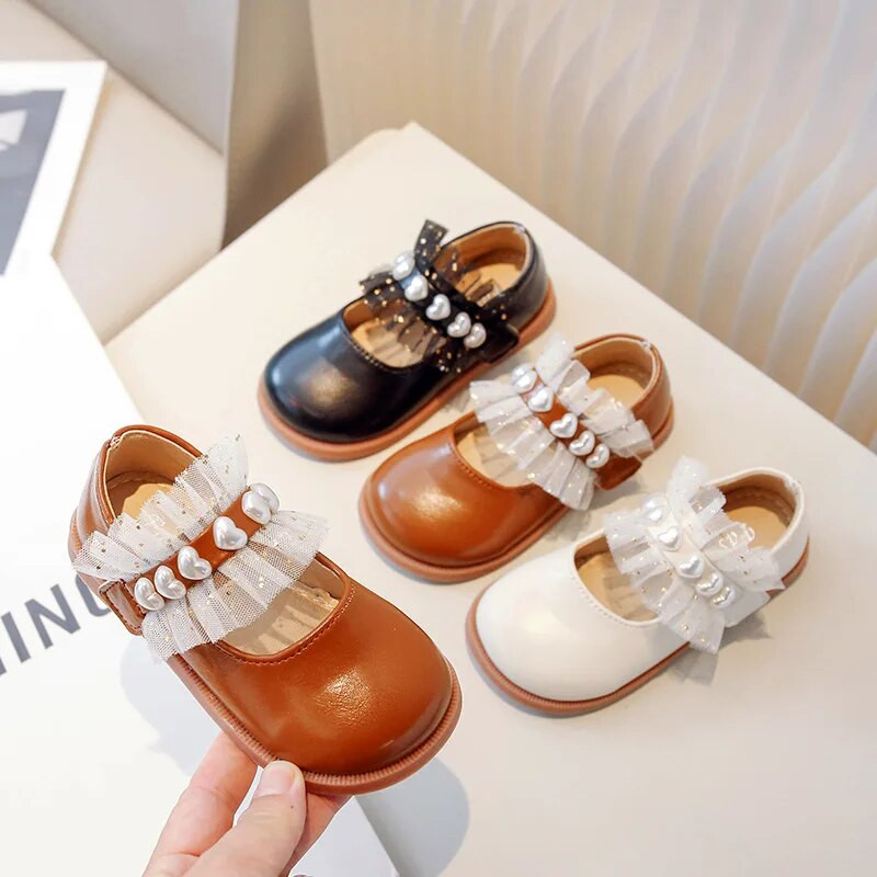 Bērnu modes meiteņu ādas apavi Mežģīņu pērles Mīlestība 2023. gads, jauns, mīksts, apaļš purngals, āķis un cilpa bērniem, daudzpusīgi ikdienas apavi kāzām