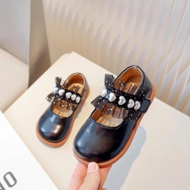 Bērnu modes meiteņu ādas apavi Mežģīņu pērles Mīlestība 2023. gads, jauns, mīksts, apaļš purngals, āķis un cilpa bērniem, daudzpusīgi ikdienas apavi kāzām