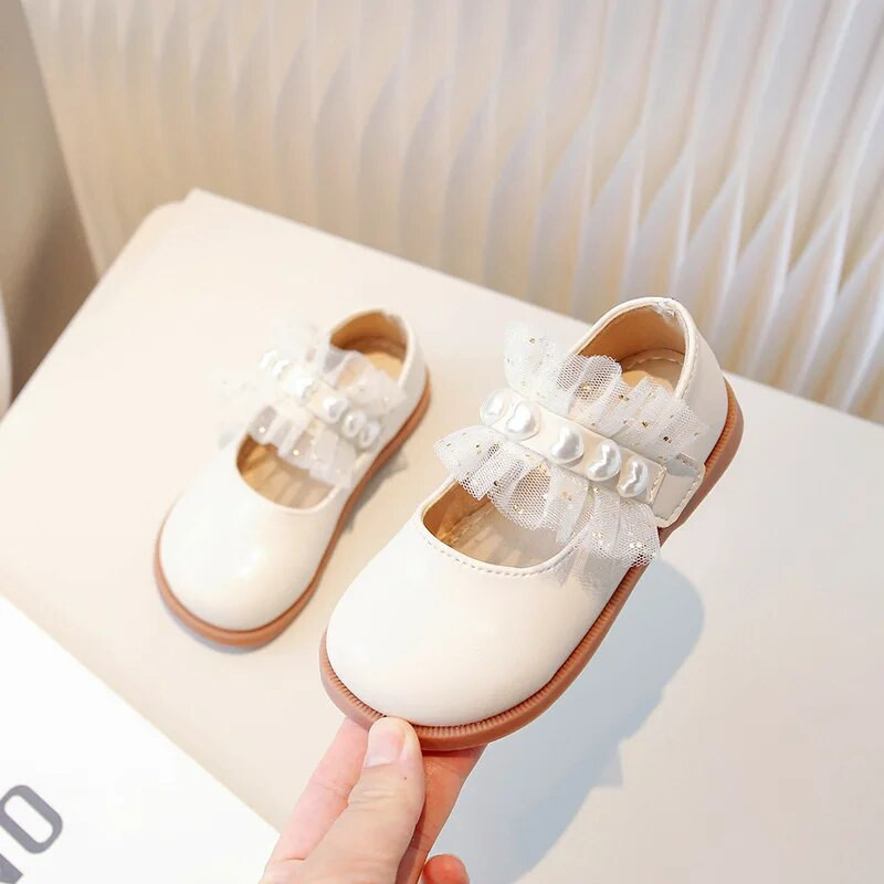 Bērnu modes meiteņu ādas apavi Mežģīņu pērles Mīlestība 2023. gads, jauns, mīksts, apaļš purngals, āķis un cilpa bērniem, daudzpusīgi ikdienas apavi kāzām