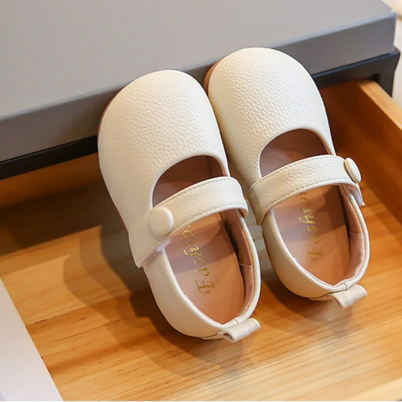 Nove jednostavne ležerne cipele za djevojčice iz 2023., s okruglim prstima, jednobojne, jednobojne, dječje modne cipele s platformom za mokasine, proljetne PU