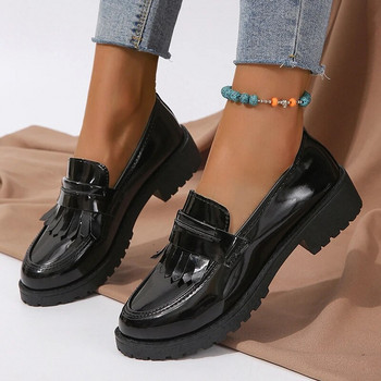 Черни лачени мокасини на платформа Дамски модни обувки с пискюли Плитки плоски обувки Дамски офис обувки на среден ток в британски стил 42
