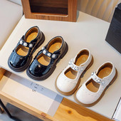 Laste väikesed nahast kingad 2023 Kevad Uus Printsess Pehmed Pärlid Lilled Šikk Armsad Madalad Loafers Lastejalatsid konksu ja silmusega PU