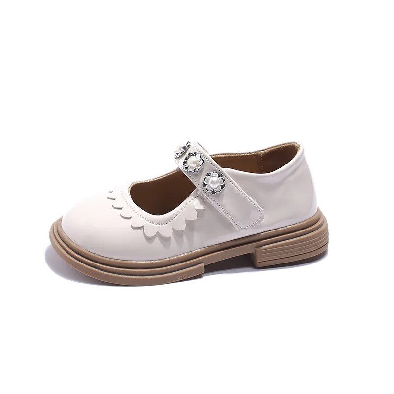 Laste väikesed nahast kingad 2023 Kevad Uus Printsess Pehmed Pärlid Lilled Šikk Armsad Madalad Loafers Lastejalatsid konksu ja silmusega PU