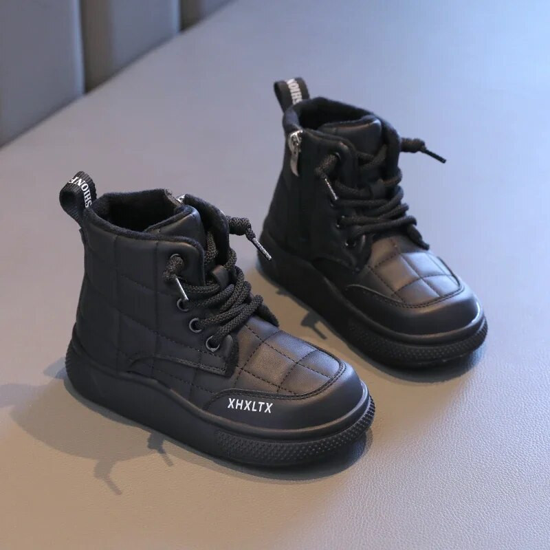 2023-as új lányok rövid csizmák egyszínű varrás oldalon cipzárral fiú csizmák Drop Shipping gyerekeknek Chelsea csizmák koreai stílusú sportcipők