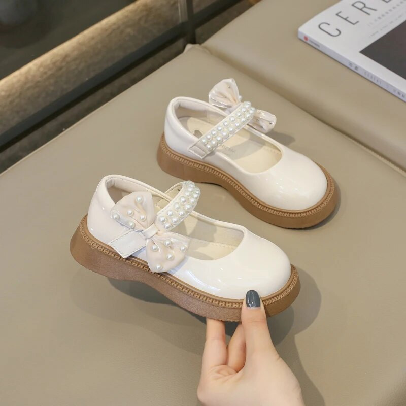 Mekane, jednostavne, s okruglim prstima, 2023. Nove mekane plitke kožne cipele za djevojčice za svadbene revije Jednostavne neklizajuće dječje cipele Sjajne slatke