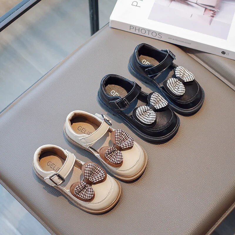 2023 m. naujas pavasaris, odiniai mergaičių batai su apvaliais pirštais, kabliukais ir kilpomis Minkšti kabliukai vaikams Madingi laisvalaikio batai Drop Shipping Bow