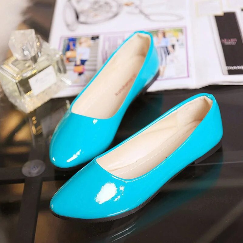 Vasaras rudens Sieviešu vienvietīgi apavi Modes konfektes Krāsa PU ādas apavi Jauni, sekli uzvelkami plakanie apavi Ikdienas ikdienas apavi