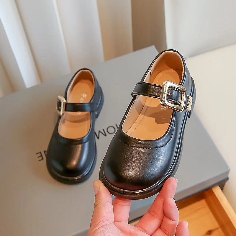 2023. g. Jaunas meiteņu ādas apavi sekli, daudzpusīgi, mīksti, pavasarīgi eleganti princešu apavi, vienkārši neslīdoši, bērni, kurpes ar apaļu purngalu sprādze