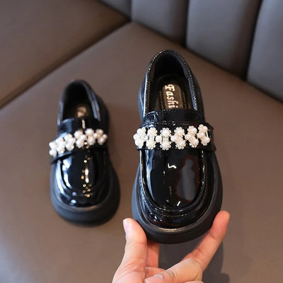 2023. aasta kevad, uued tüdrukute nahast kingad Suurbritannia stiilis väike printsess, mitmekülgne pehme mood, ühevärvilised pärlid, PU