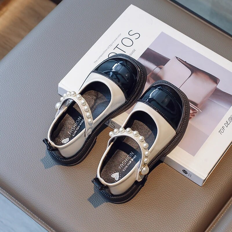 Bērnu meiteņu seklie svārki Krāsu saskaņošana unikāls korejiešu stils Daudzpusīgi mīkstas princešu ādas apavi bērniem Eleganti glancēti PU