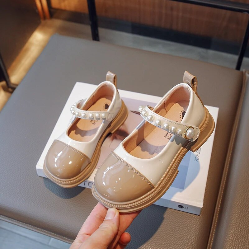 Bērnu meiteņu seklie svārki Krāsu saskaņošana unikāls korejiešu stils Daudzpusīgi mīkstas princešu ādas apavi bērniem Eleganti glancēti PU