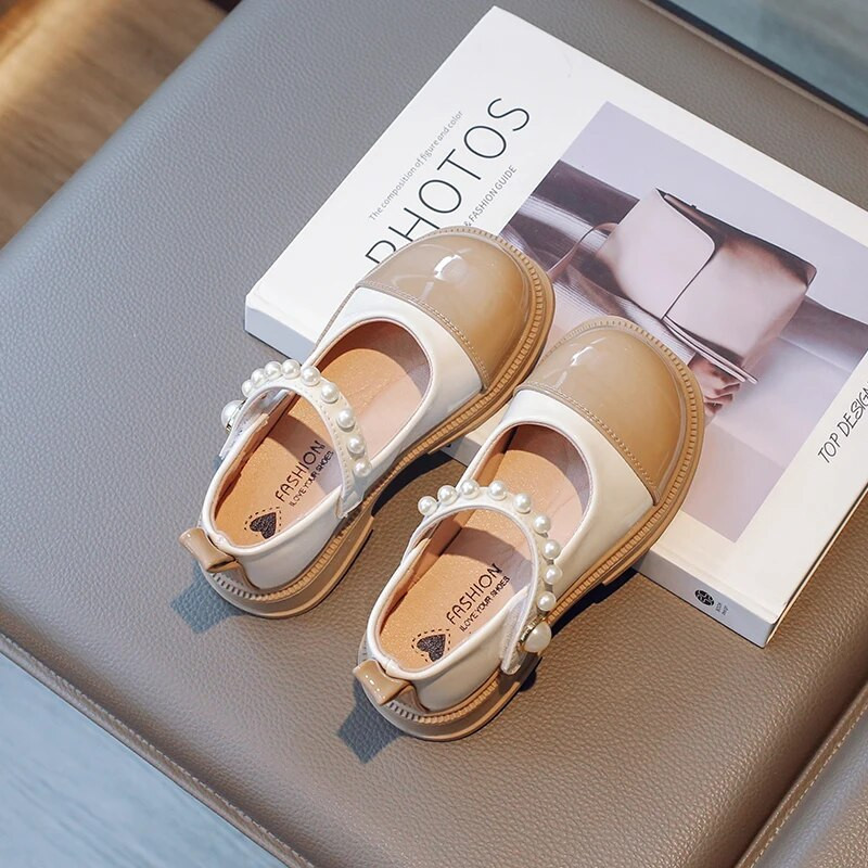 Bērnu meiteņu seklie svārki Krāsu saskaņošana unikāls korejiešu stils Daudzpusīgi mīkstas princešu ādas apavi bērniem Eleganti glancēti PU