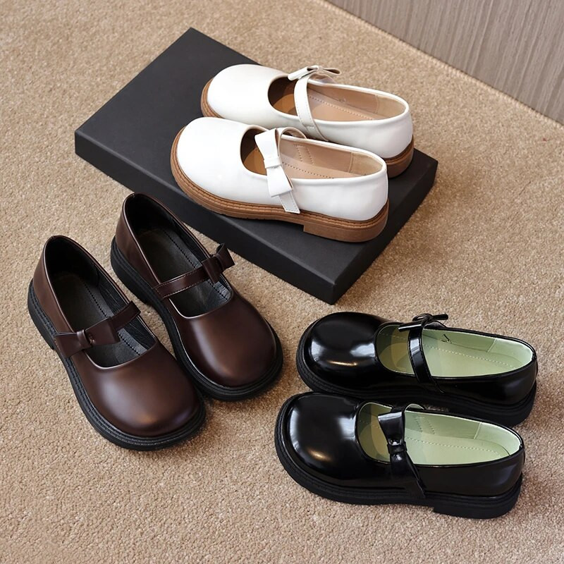 2023. gada melni uniformas skolas apavi meitenēm, ar āķi un cilpu apaļiem purngaliem, spīdīgi āķi un cilpiņas bērnu ādas apavi Universāli, mīksta PU