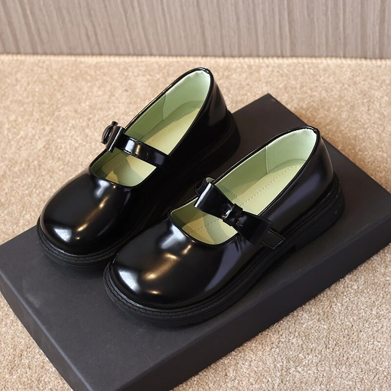 2023. gada melni uniformas skolas apavi meitenēm, ar āķi un cilpu apaļiem purngaliem, spīdīgi āķi un cilpiņas bērnu ādas apavi Universāli, mīksta PU