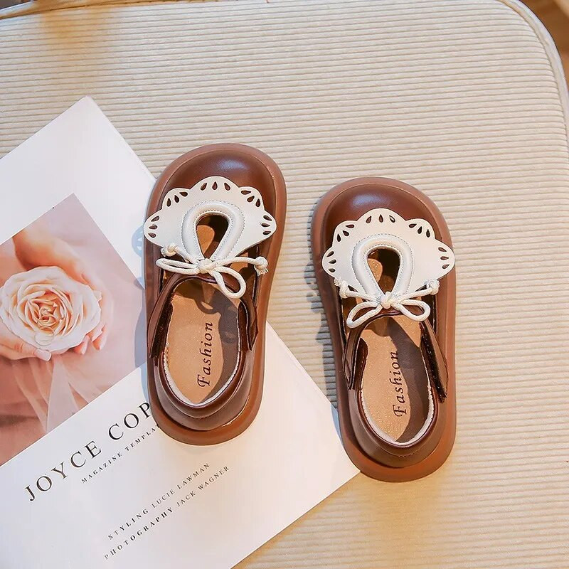 Laste vabaajajalatsid Pits vibu, lihtne konks ja silmus Lastejalatsid Tüdrukute nahast jalatsid libisemiskindlad 2023 Uus kevad, sügis, retro prantsuse keel