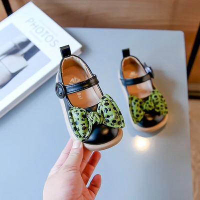 Lastele Mood Tüdrukutele Nahast kingad Ümmarguse varbaga lilled Prindid Chic Cute 2023 PU Uued lastejalatsid Drop Shipping Hook & Loop Lihtne
