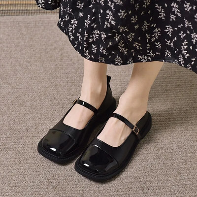 Nauji moteriški plokščiapadžiai kvadratiniai pirštai Mary Janes batai mergaičių lakinės odos batai juodi mišrios spalvos sagties dirželis laisvalaikio batai 1438N