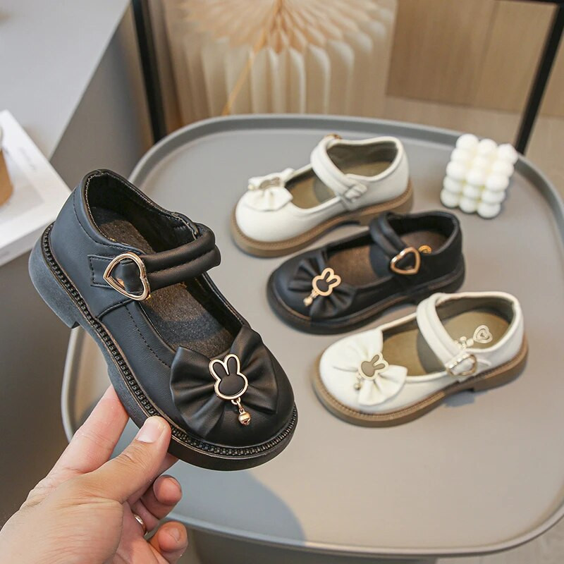 2023 új lányok hétköznapi cipők PU sokoldalú nyuszi masnival, aranyos gyerekeknek légáteresztő koreai stílusú sekély cipők gyerekcipők lapos