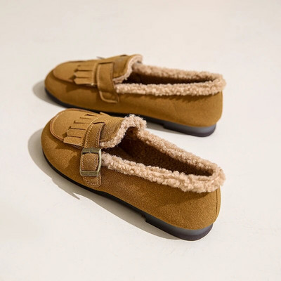 Nove ženske ravne cipele od umjetne antilop kože od pliša, zimske cipele s resama Mokasine s janjećom dlakom Ravne cipele s crnim remenom Topli Zapatos Mujer 1570N