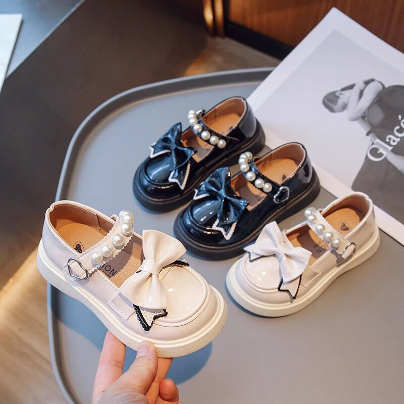 Bērnu seklas ādas apavi meitenēm, bantīte 2023. gada pērles, mīļi, spīdīgi daudzpusīgi, mīksti, elpojoši, vienkārši neslīdoši princeses loaferi