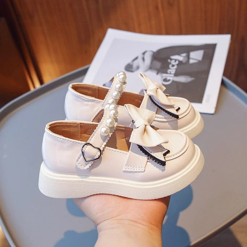 Bērnu seklas ādas apavi meitenēm, bantīte 2023. gada pērles, mīļi, spīdīgi daudzpusīgi, mīksti, elpojoši, vienkārši neslīdoši princeses loaferi