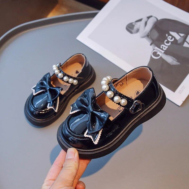 Bērnu seklas ādas apavi meitenēm, bantīte 2023. gada pērles, mīļi, spīdīgi daudzpusīgi, mīksti, elpojoši, vienkārši neslīdoši princeses loaferi