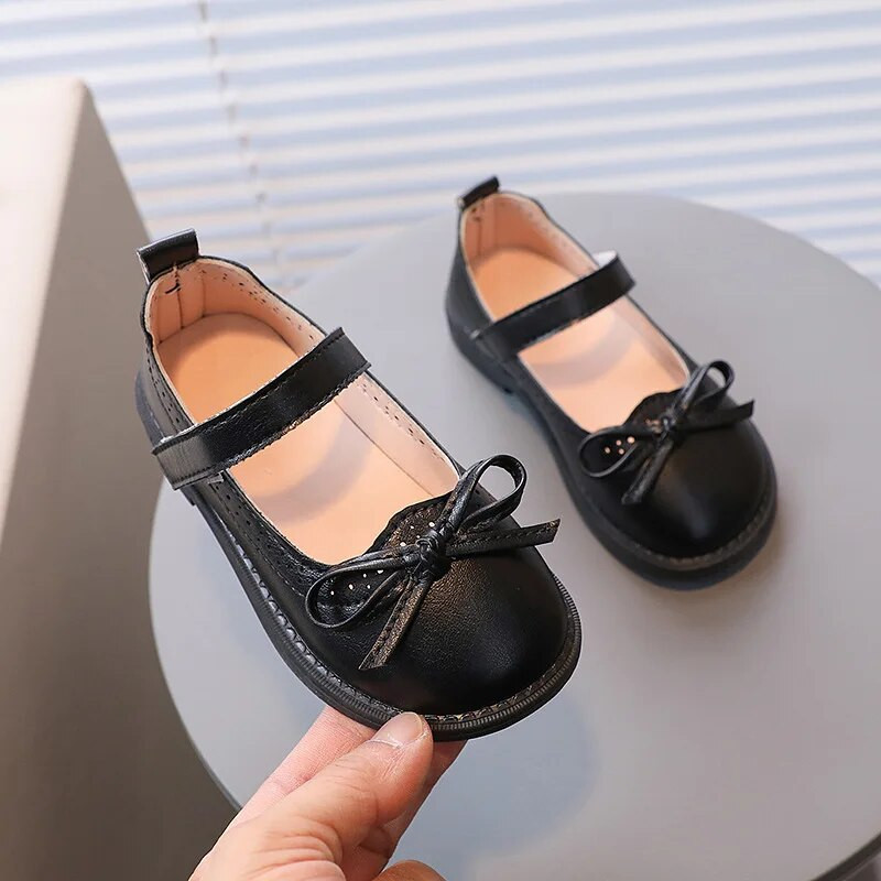 Bērnu ikdienas apavi Universāli meiteņu ādas apavi Vienkrāsaini Vienoti skolas apavi 2023. gada vasaras jauni bērnu apavi elpojošs PU