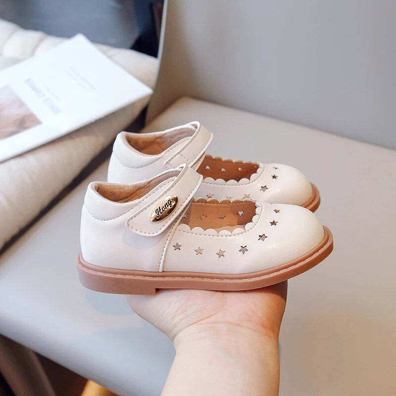 Nove mekane dječje ležerne cipele 2023. Nove jednostavne neklizajuće cipele od čipke u francuskom stilu, dječje modne kožne cipele za djevojčice Jednostavne jednobojne
