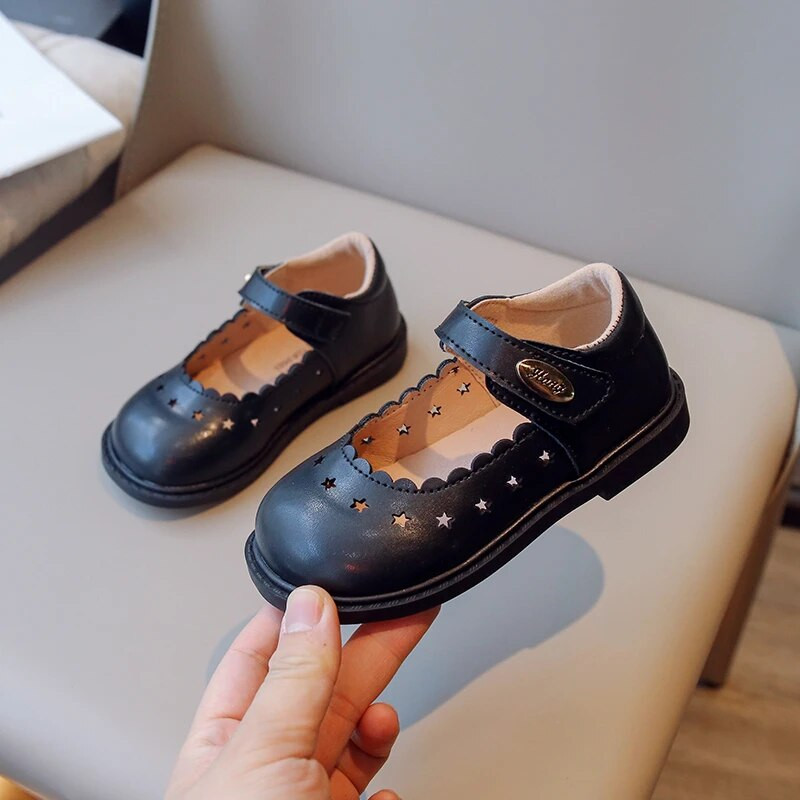 Nove mekane dječje ležerne cipele 2023. Nove jednostavne neklizajuće cipele od čipke u francuskom stilu, dječje modne kožne cipele za djevojčice Jednostavne jednobojne
