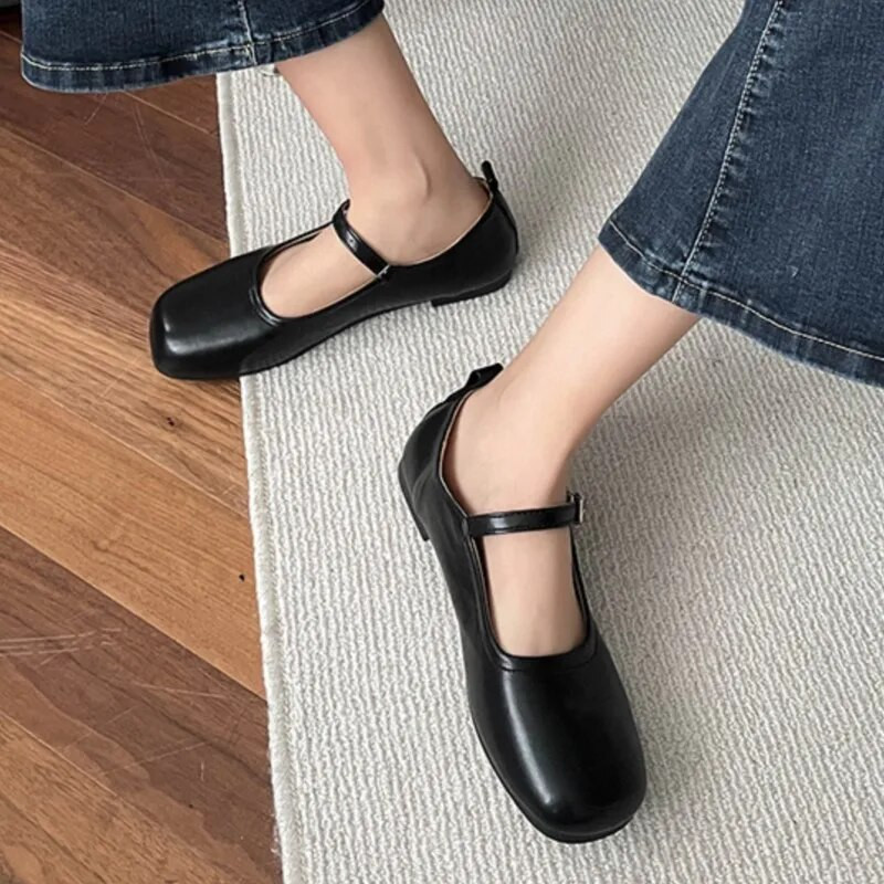 Sieviešu Mary Janes apavi kvadrātveida purngaliem sievietēm ar sprādzes siksnu, ādas apaviem meitenēm, studentu apavi, melni pavasari 1539N