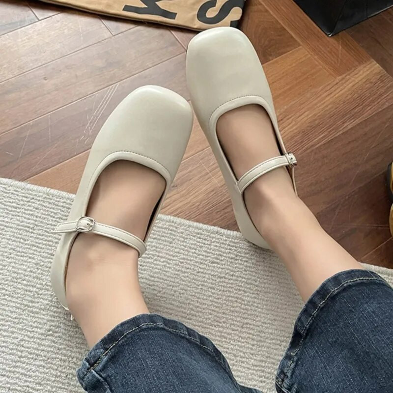 Sieviešu Mary Janes apavi kvadrātveida purngaliem sievietēm ar sprādzes siksnu, ādas apaviem meitenēm, studentu apavi, melni pavasari 1539N