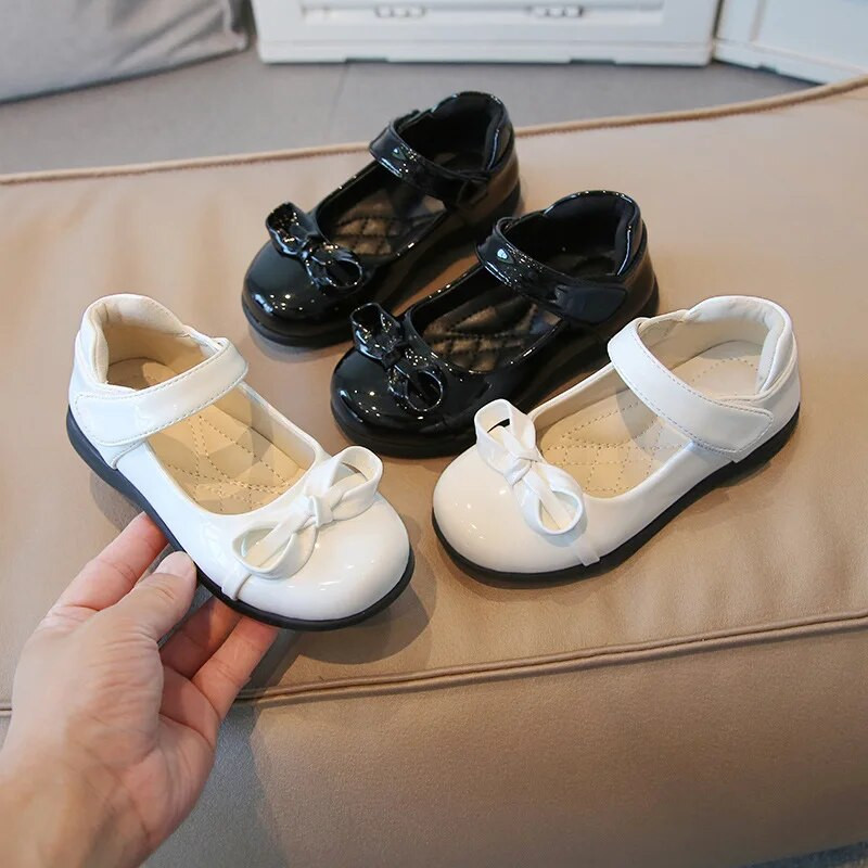 2023. gada jauni bērnu apavi, melni smilškrāsas formas skolas apavi, platforma, vienkārši, sekli, spīdīgi, bērnu apavi Modes ikdienas apavi Drop Shipping